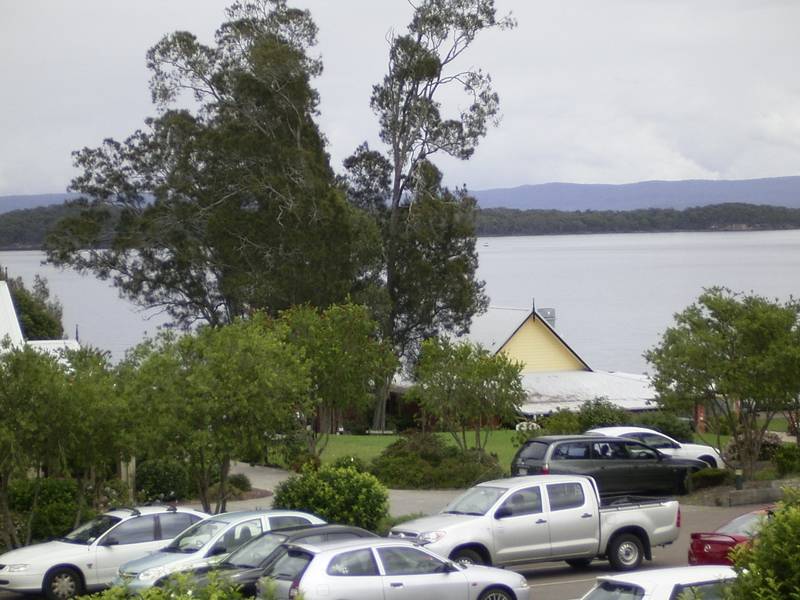 HOLIDAY LAKESIDE ALL YEAR ROUND Picture 2