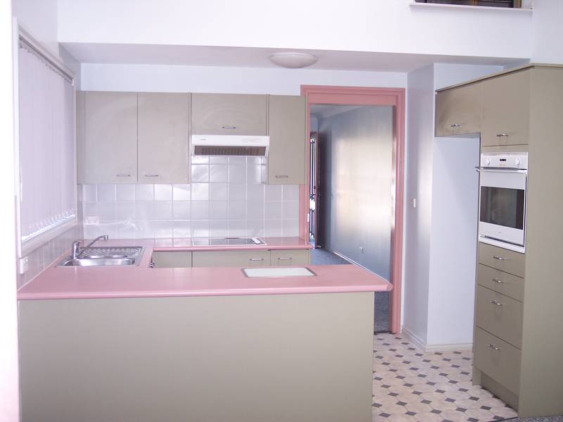 17/25-31 HADDON CRESCENT Picture 3