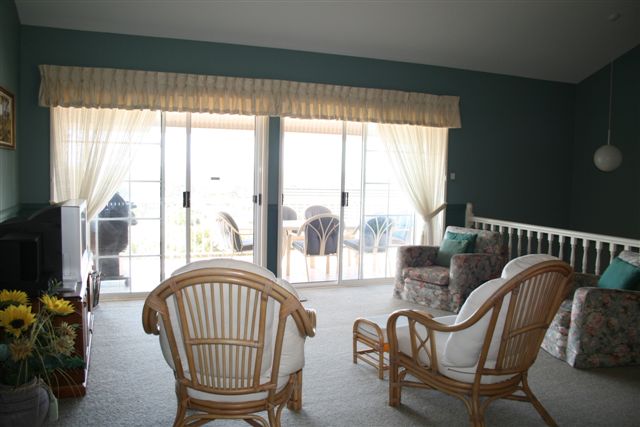 HERE YOU REALLY CAN BE THE KING OF THE CASTLE! Picture 3