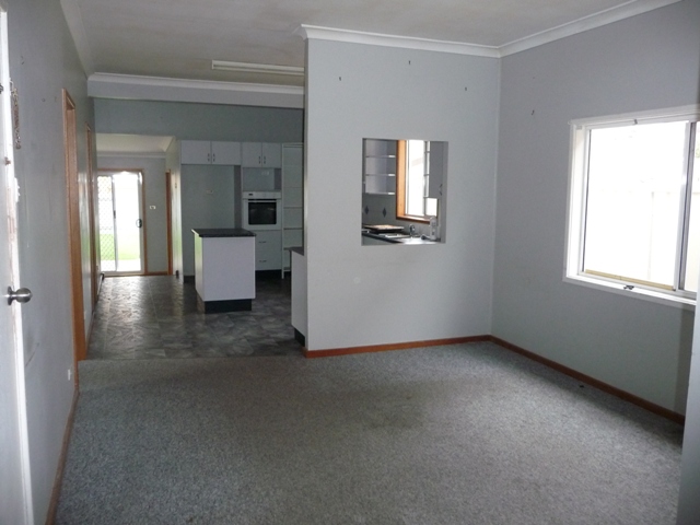 WHETHER LOOKING TO REST, NEST OR INVEST, THIS ONE IS WORTH A LOOK! Picture 3