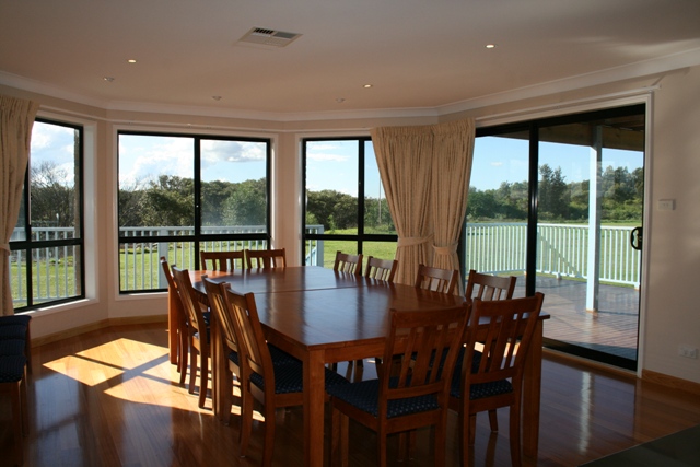 Magnificent Residence Backing On To the Bay & Rolling Out To Reserve Picture 3