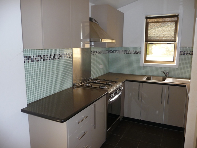 UPDATED HOME ON A LARGE BLOCK Picture 3