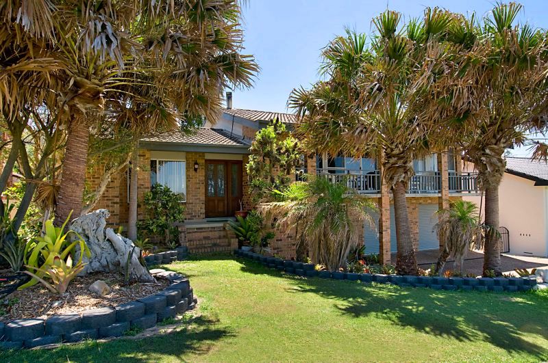 INSIDE OR OUT, LOSE YOURSELF IN UNOBSTRUCTED, OCEANFRONT VIEWS Picture 2