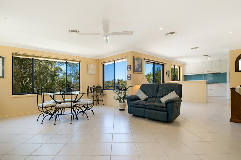 A STATEMENT IN STYLE & SOPHISTICATION WITH A PRIVATE LEAFY OUTLOOK Picture 2