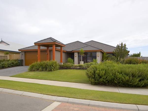 UNDER OFFER! Picture 1