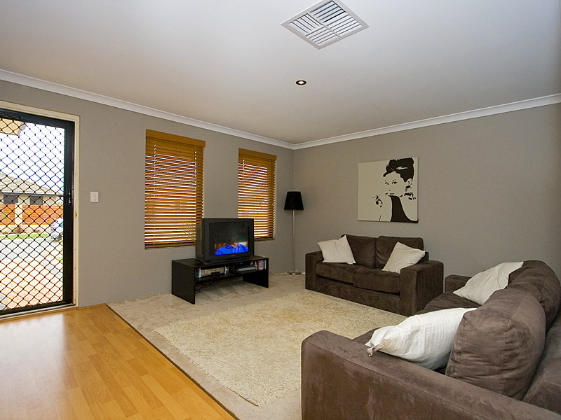 THE SMART OPTION! Picture 2