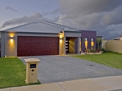 HOLLYWOOD IN BUTLER! Picture