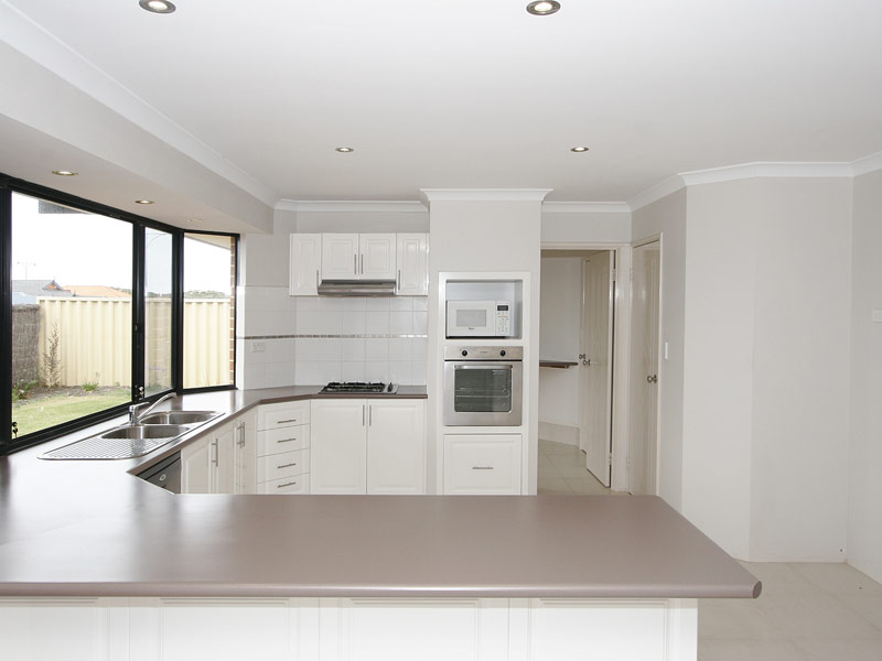 BIG... BOLD... BEAUTIFUL! Picture 2