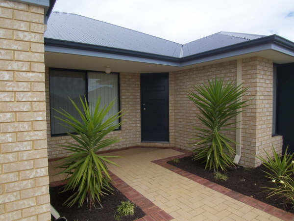 FANTASTIC 1ST HOME - OR ONE FOR THE INVESTOR! Picture