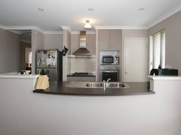 XXXL COTTAGE AT BARGAIN PRICE! Picture