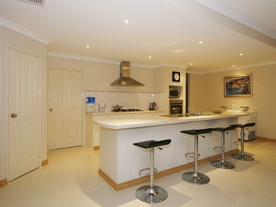 STRAIGHT OUT OF VOGUE!! Picture