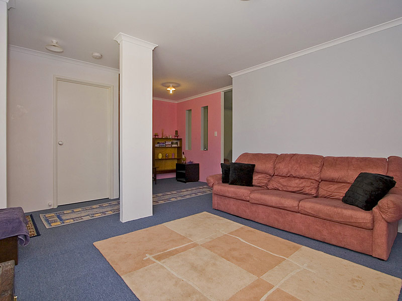 FANTASTIC FIRST HOME OR INVESTMENT Picture 3