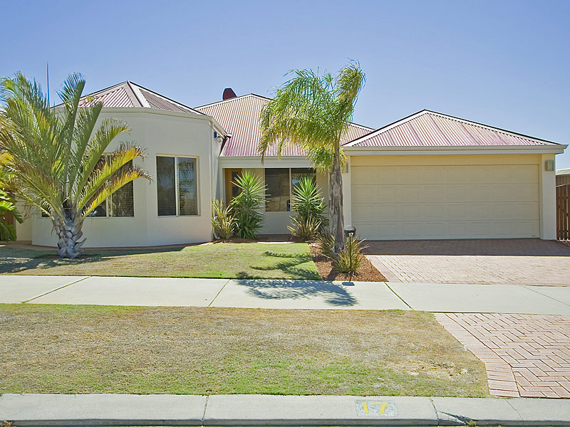 SPACIOUS FAMILY HAVEN! Picture 1