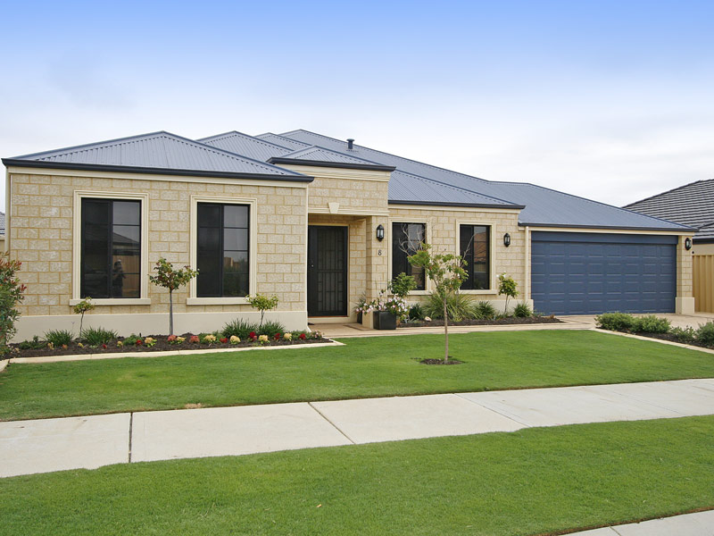 BRING THE FAMILY! Picture 1