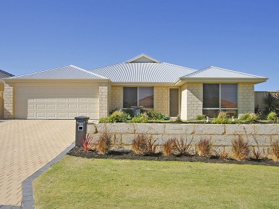 FANTASTIC FAMILY HOME THAT HAS IT ALL Picture