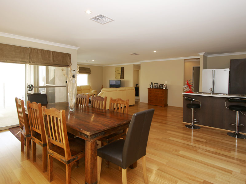 A SURE SELLER! Picture 3