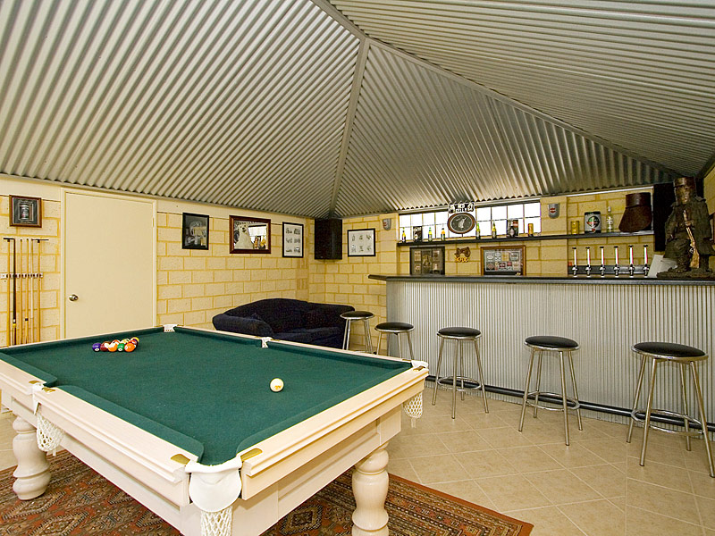 THIS COTT'S GOT THE LOT! Picture 3