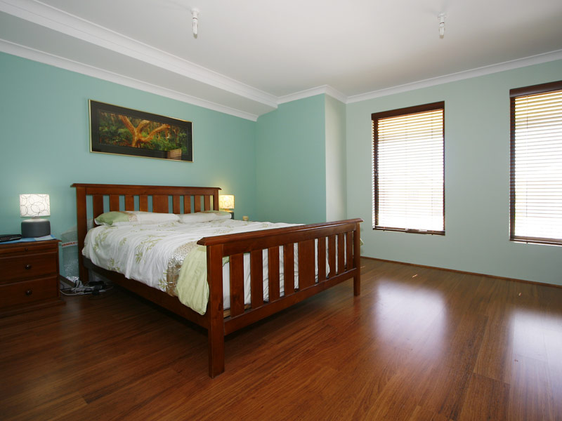 BEST BUY FAR! Picture 3