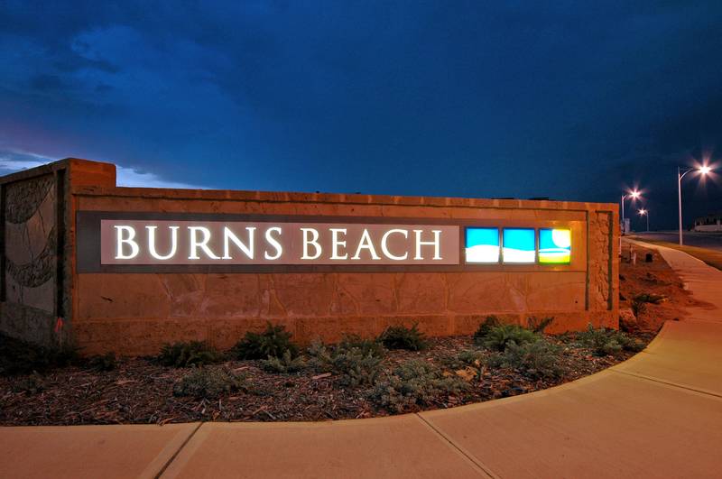 WALK TO THE BEACH! Picture 2