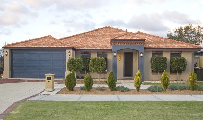 CHARACTER & CONVENIENCE! Picture