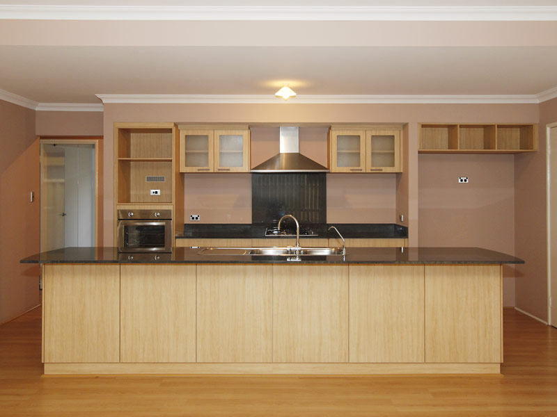 GRAND PROPORTIONS! Picture 3