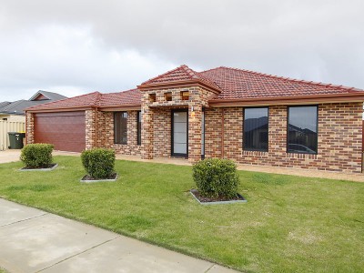 GRAND PROPORTIONS! Picture GRAND PROPORTIONS! Picture