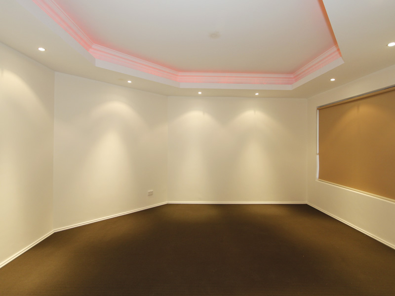 BRAND NEW AND READY FOR YOU! Picture 3