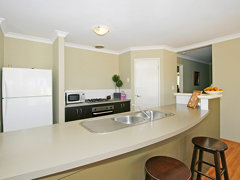 INVESTOR'S DELIGHT!! Picture 3