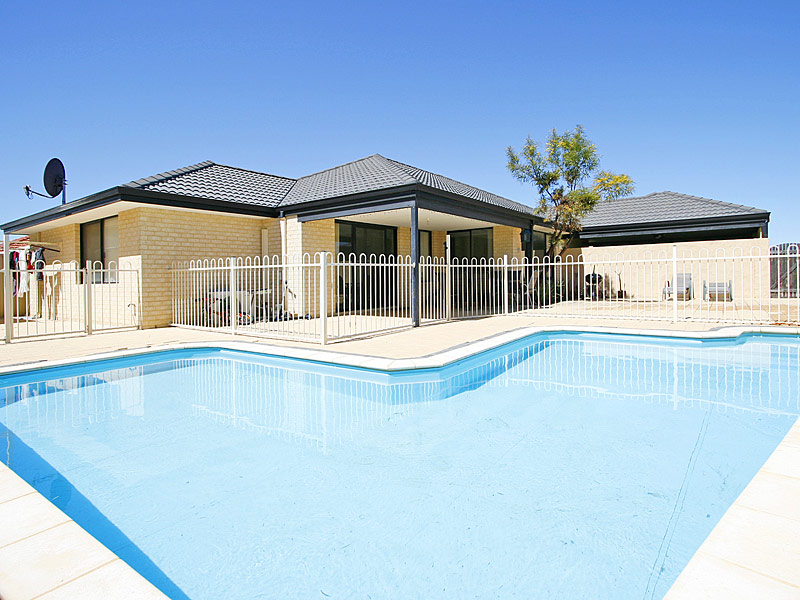 INVESTOR'S DELIGHT!! Picture 1