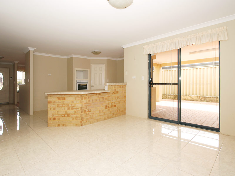 LOCATION, LOCATION!! Picture 2