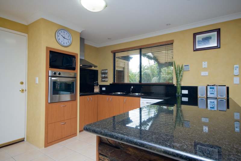 SIMPLY OUTSTANDING!!! Picture 3