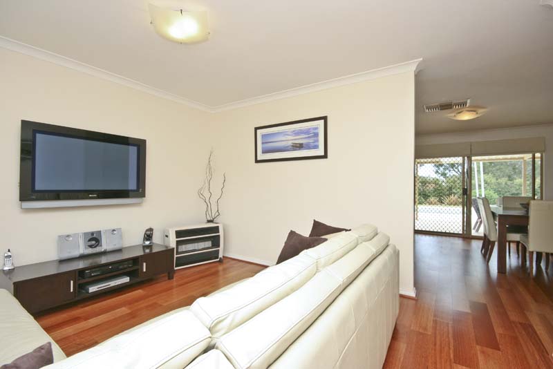 UNDER OFFER!!! Picture 2