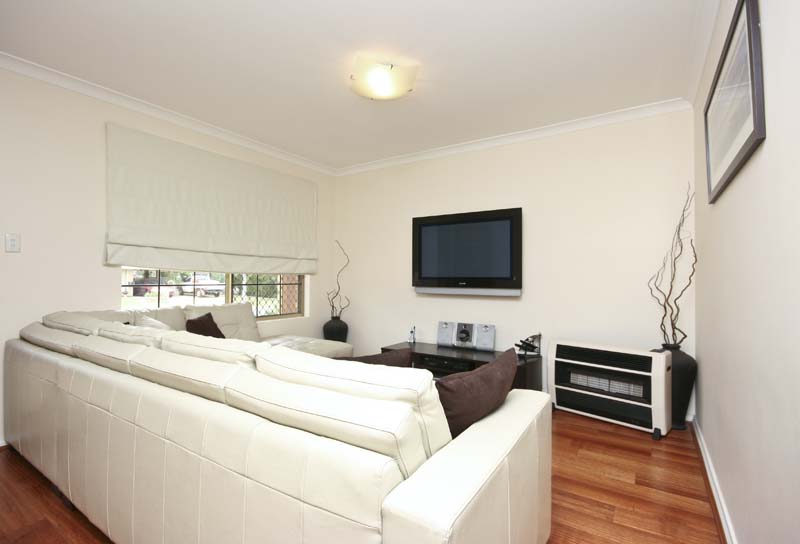 UNDER OFFER!!! Picture 3