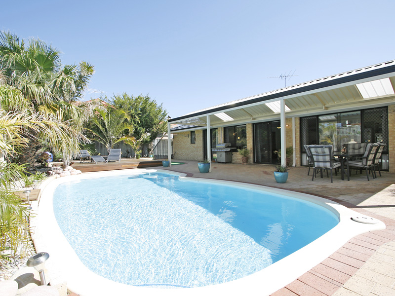 A SLICE OF PARADISE Picture 2