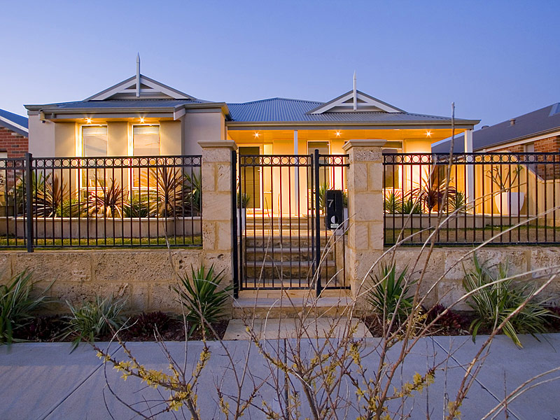 Drop Dead Gorgeous! Picture 1