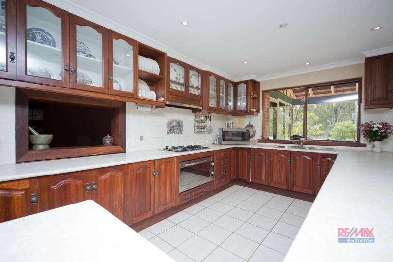 A RURAL BEAUTY Picture 3