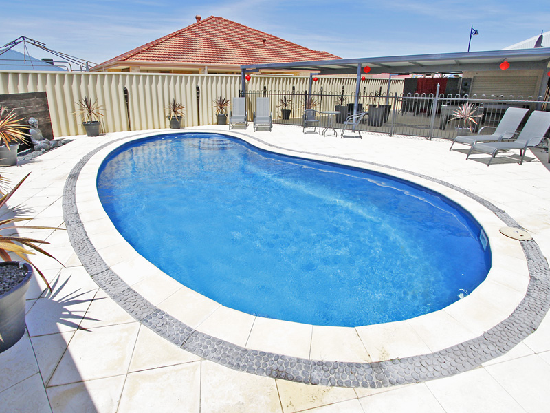 PRICE SLASHED - ENTERTAINING EXCELLENCE !!! Picture 3