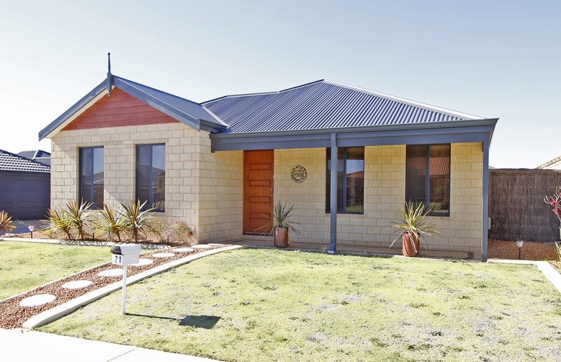 SUPER SPACIOUS COTTAGE!! Picture 1