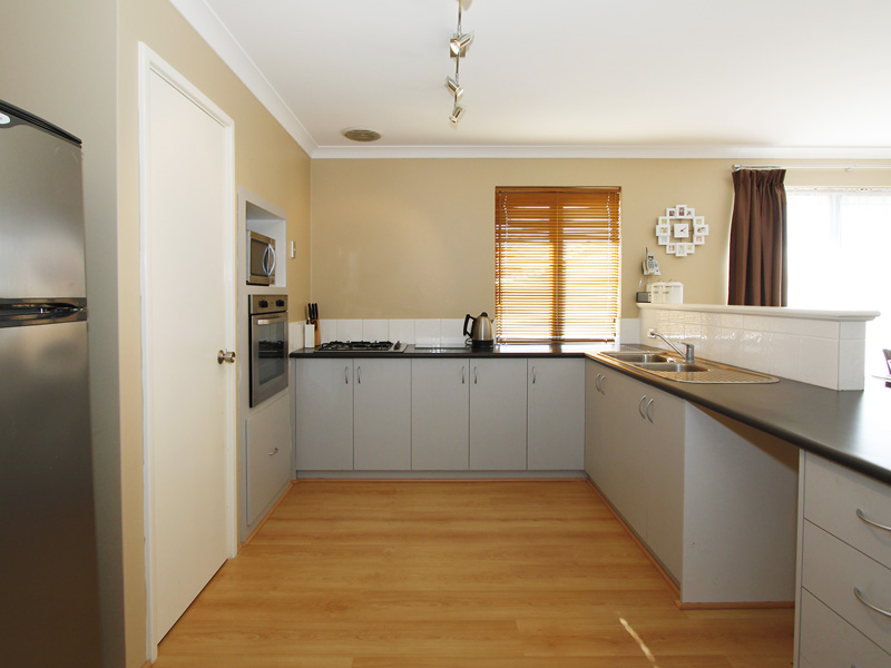 SUPER SPACIOUS COTTAGE!! Picture 3