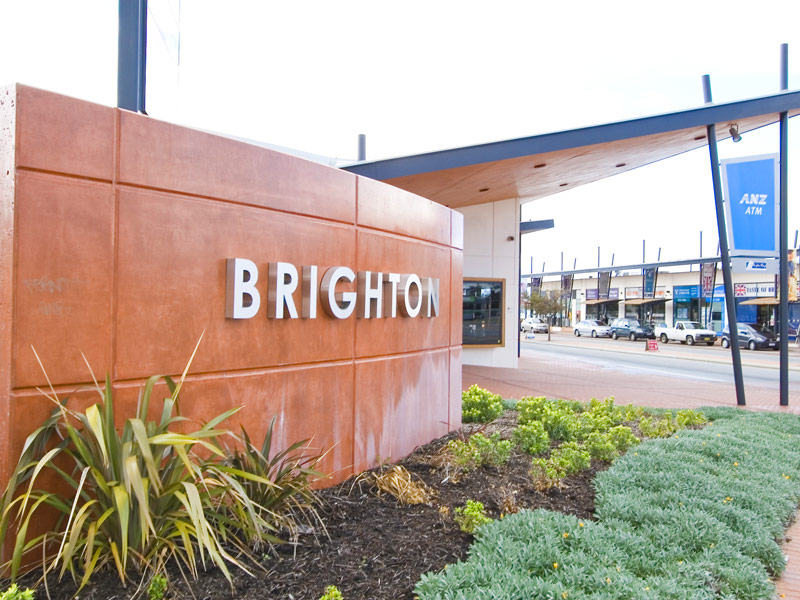 Beautiful New Home in Prime Location Picture 2