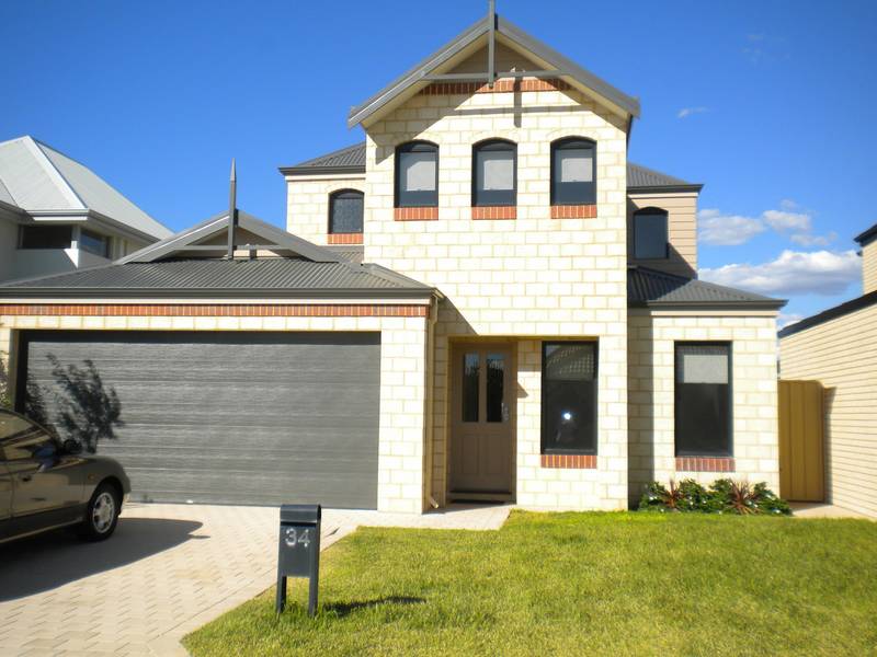 IMMACULATE ** ONE WEEK'S FREE RENT** Picture 1