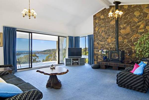 Prestigious Family Home with Breathtaking Views Picture
