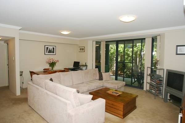 Prestige Courtyard Apartment Picture