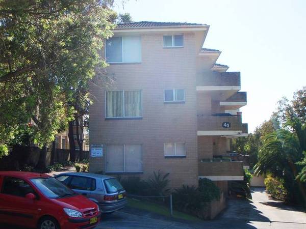 Sunny 2 Bedroom Apartment in secure block! Picture