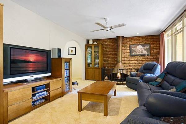 PRIVATE, CHARACTER FILLED FAMILY HOME Picture