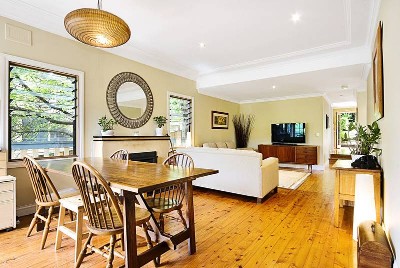 BEAUTIFULLY RENOVATED & BRIGHT FAMILY HOME Picture