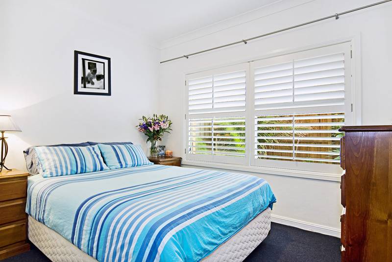 North Facing Courtyard Apartment Picture