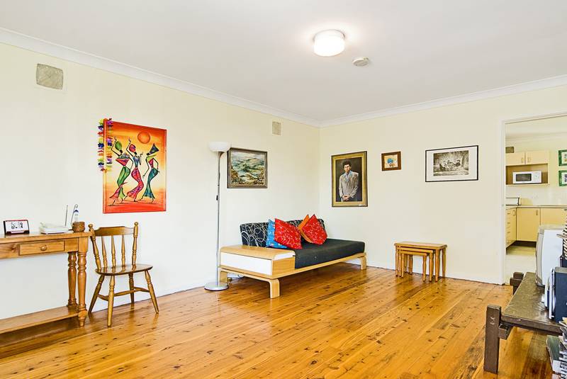 OPPORTUNITY KNOCKS Picture 3