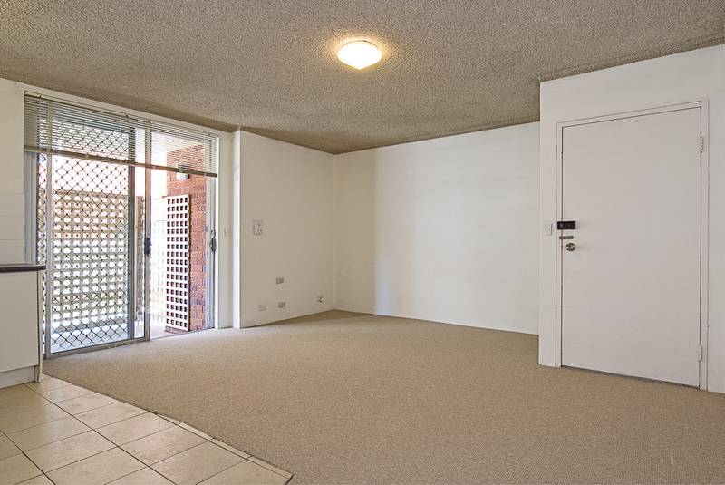 Perfect Investment Unit! Picture 2