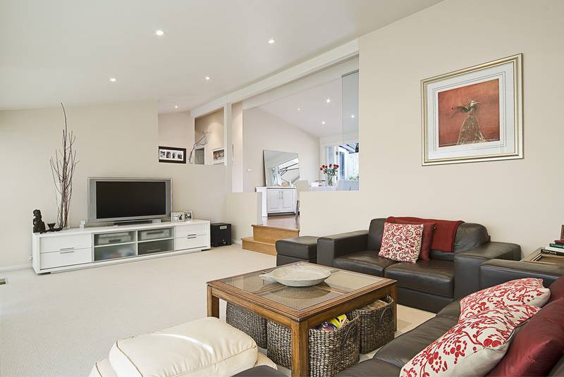 Stunning Family Home! Picture 1